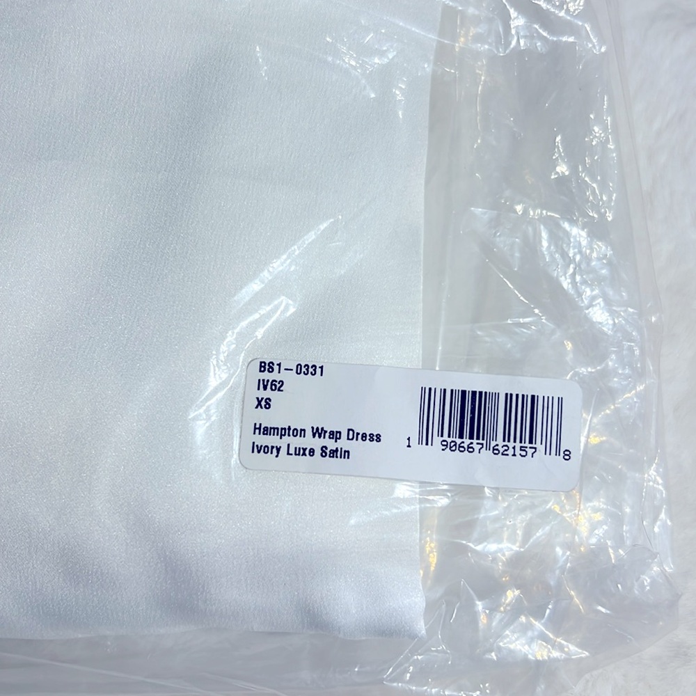 NWT / NIP Show Me Your Mumu Hampton Wrap Dress in Ivory Luxe Satin Size: XS - Picture 4 of 6
